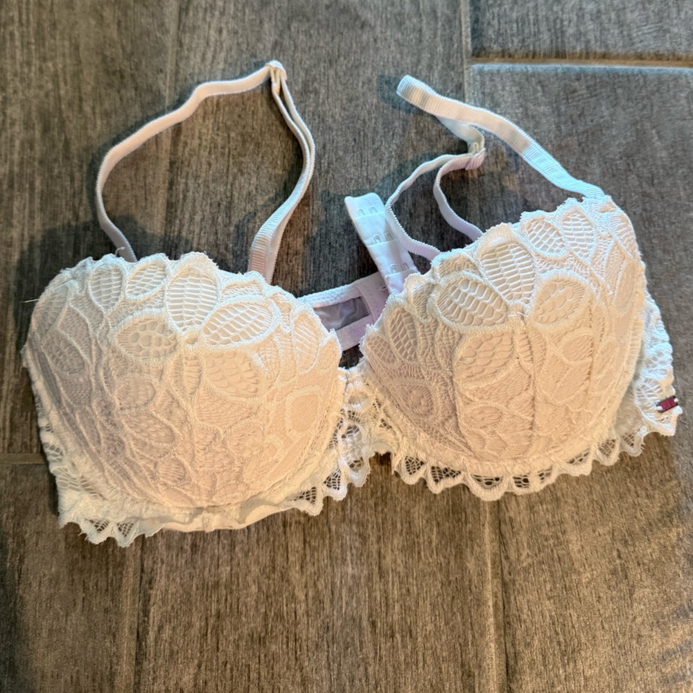 PINK Victoria's Secret White Bra